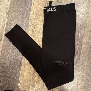 Essentials Leggings